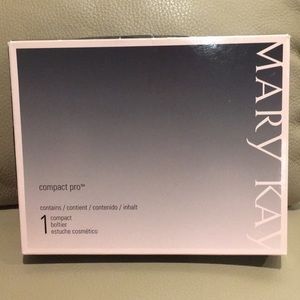NIB Mary Kay Compact Pro (Unfilled)
